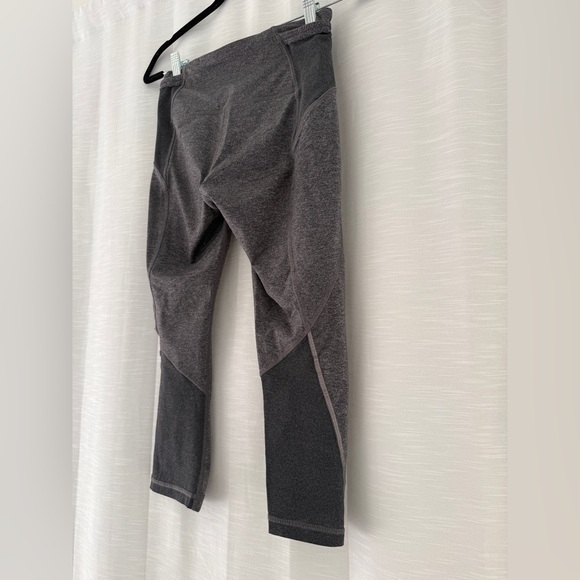 Lululemon Free Runner Crop Heathered Gray Full-On Luxtreme | Size 4 - Picture 13 of 17